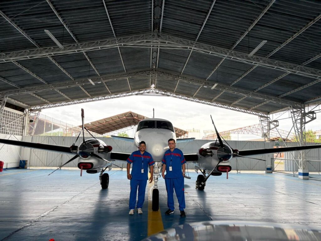 Entrada de Pacific fly tripulación médica - Ambulancias aéreas